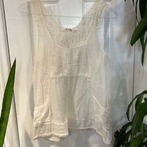 🖤 Vanilla Star white crochet tank top with pockets size medium